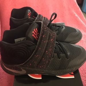 Kyrie Irving 2 (GS) 4Y